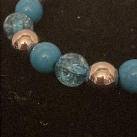 6” blue & silver beaded stackable stretch bracelet with 21 beads - Picture 6 of 10